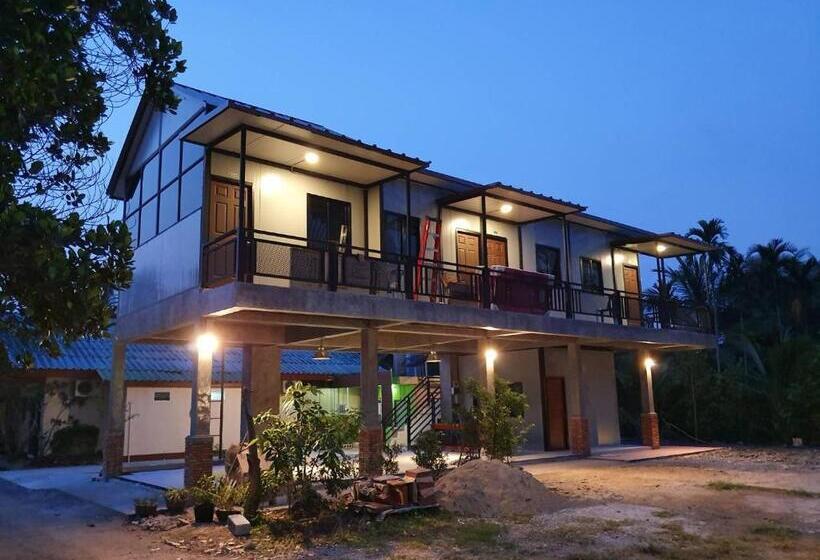 Номер Стандарт Вид на Сад, Green Happy Homestay