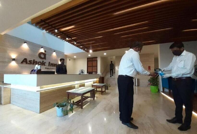 Семейный Номер, Ashok Inn