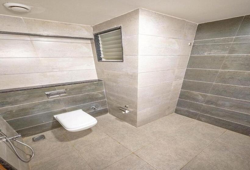 Семейный Номер, Ashok Inn