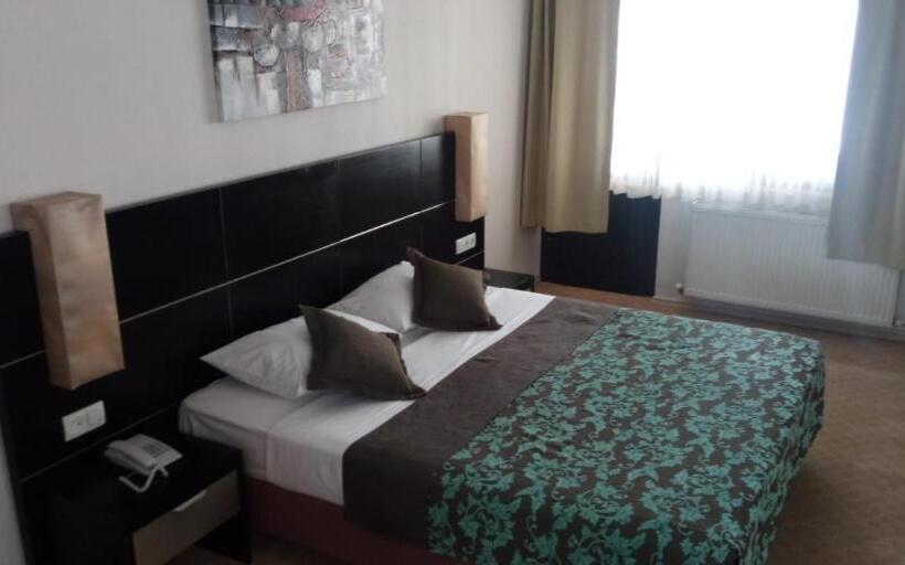 Номер Deluxe, Grand Krone