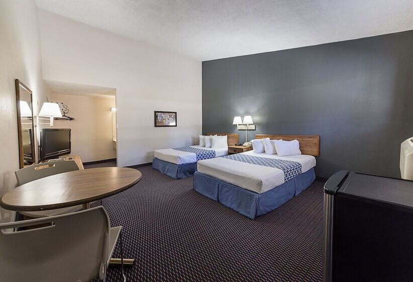 带2个双人床的标准工作室, Parkview Inn And Conference Center