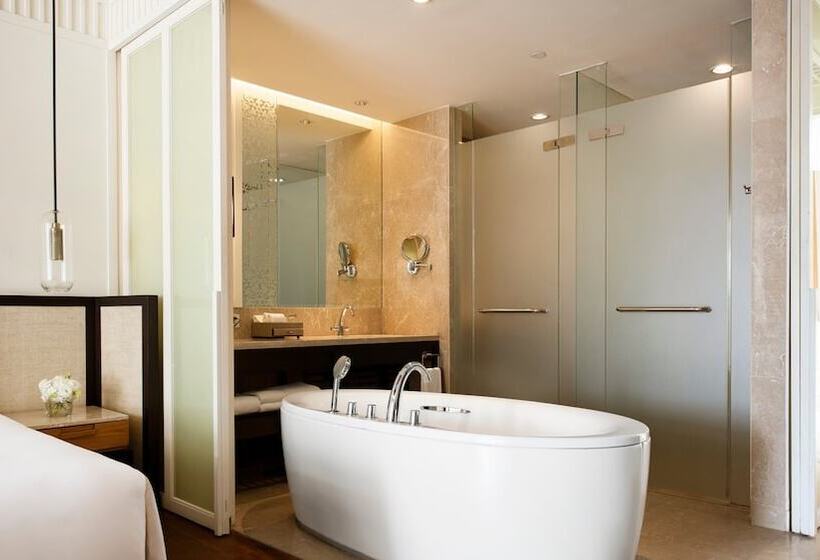 Номер Премиум, Intercontinental Hua Hin Resort, An Ihg