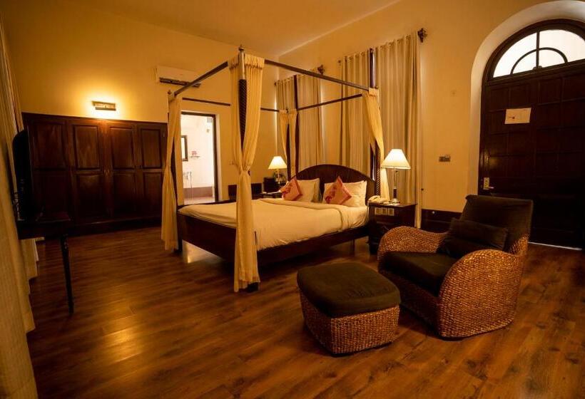 Quarto Standard Cama King, Royal Orchid Brindavan Garden Mysore