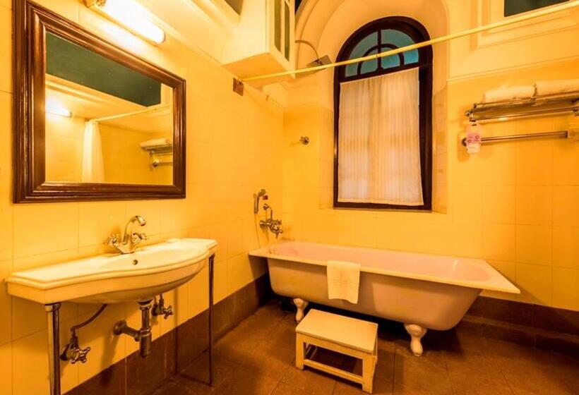 带大床的标准间, Royal Orchid Brindavan Garden Mysore