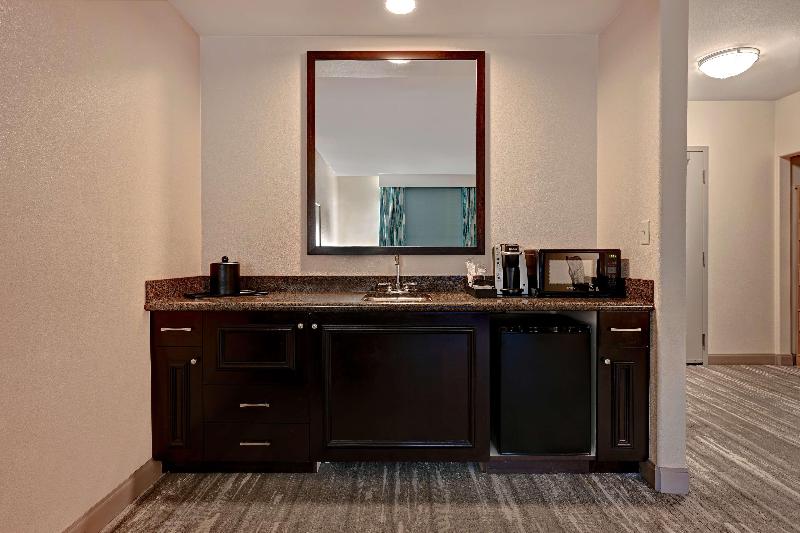 Люкс Кровать Кинг, Hilton Garden Inn San Bernardino