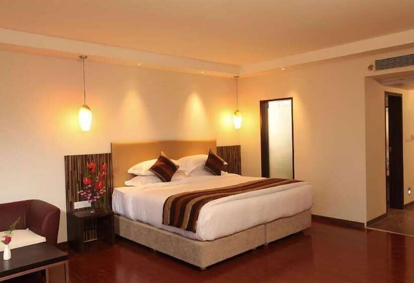 Номер Deluxe, Mapple Adhwryou Pune