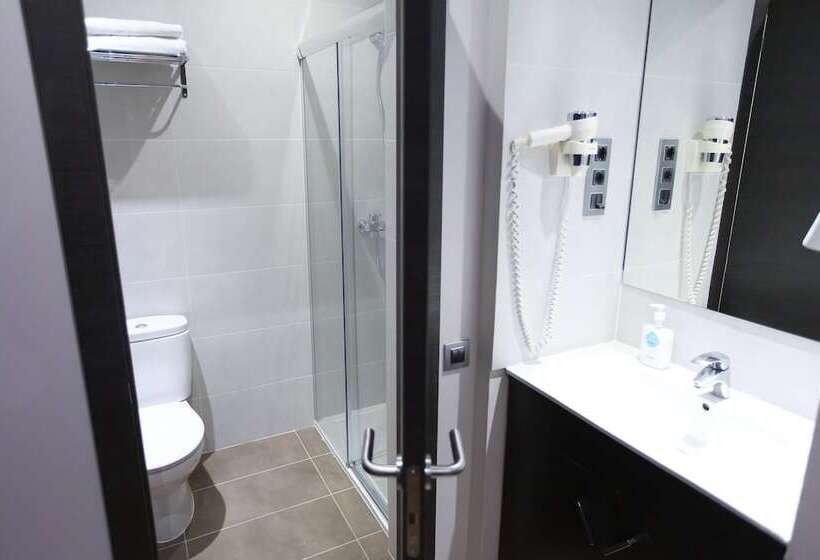 اتاق استاندارد با چشم‌انداز, Hostal Las Flores Ramblas