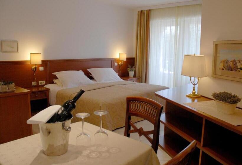 스탠다드 트리플 룸, Villa Vera