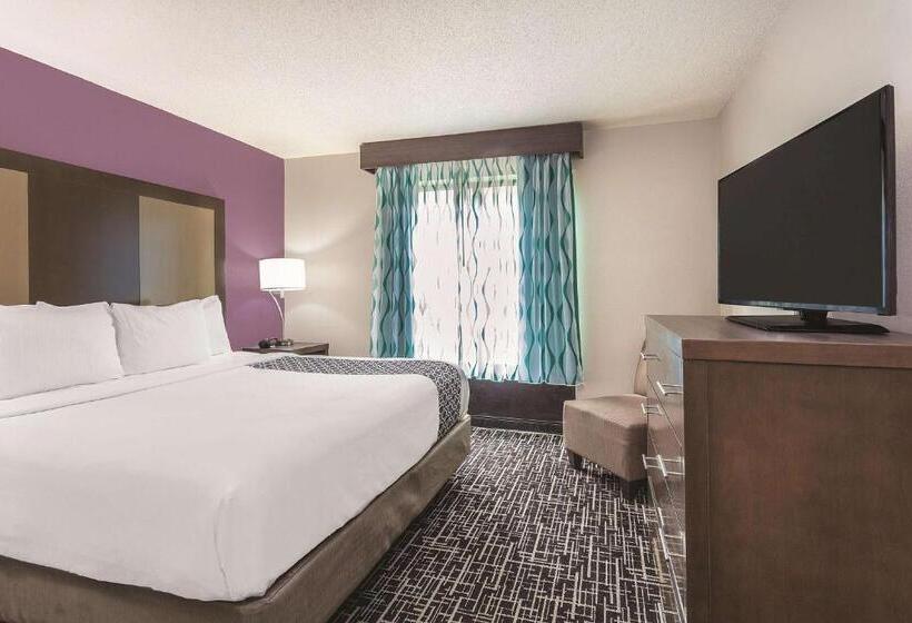 Люкс Кровать Кинг, La Quinta Inn & Suites By Wyndham Covington