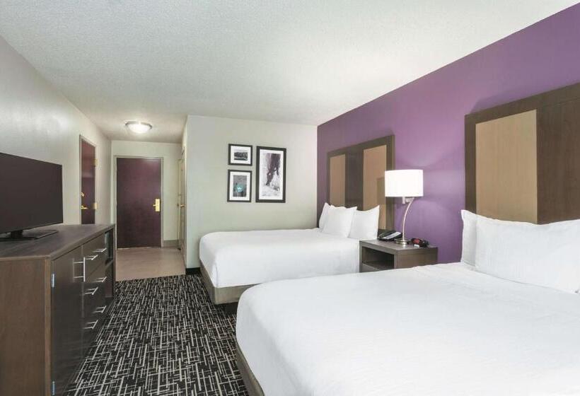 Номер Стандарт Адаптированный для Инвалидов, La Quinta Inn & Suites By Wyndham Covington