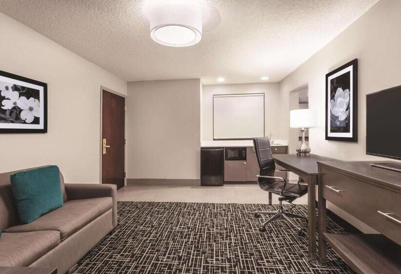Люкс, La Quinta Inn & Suites By Wyndham Covington