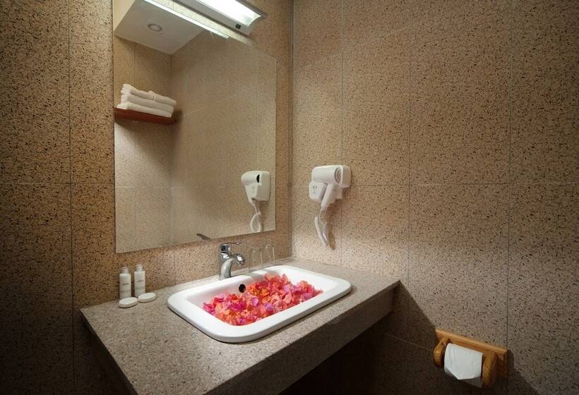 اتاق استاندارد, Le Palmiste Resort & Spa