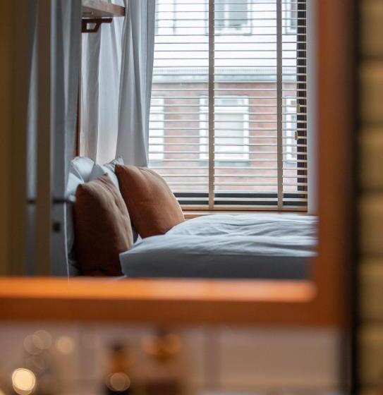 스위트, Manon Les Suites Guldsmeden