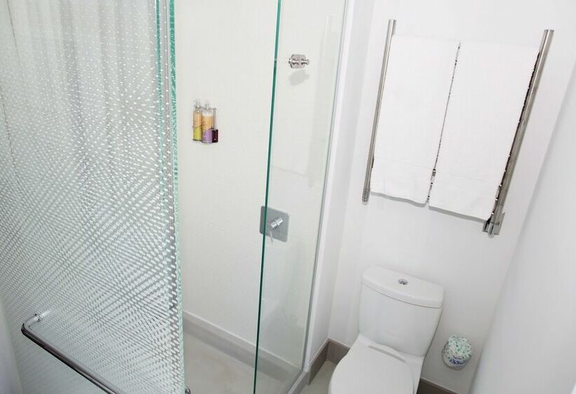 اتاق پرمیوم, Yotel New York Times Square