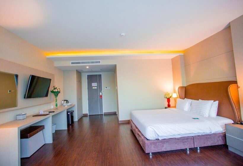 Номер Deluxe, The Cheewin Hotel And Convention