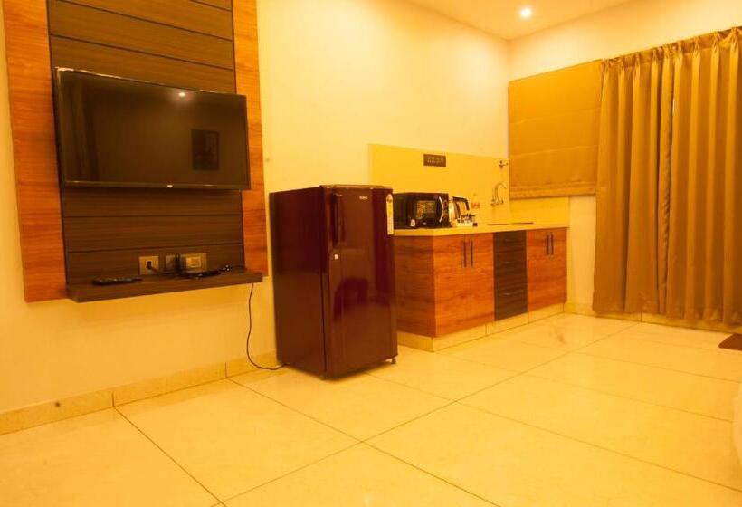 バルコニー付きスタンダードステューディオ, Mc Suites Mysuru