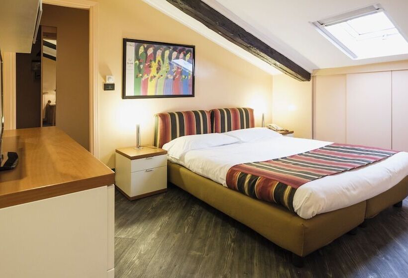استودیوی استاندارد, Residence Sacchi Apart