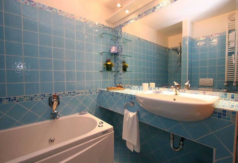 سوییت, Residence Sacchi Apart
