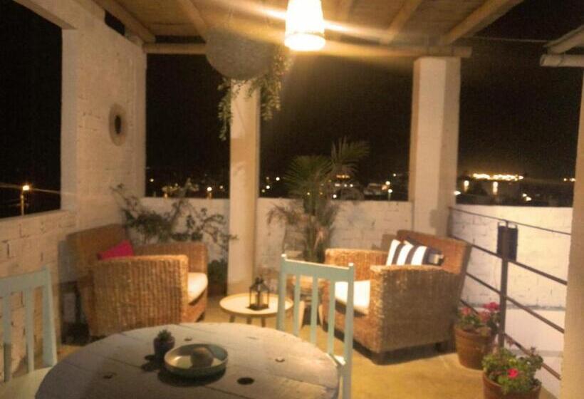اتاق ساده سه‌ نفره, Isla Vela Paracas