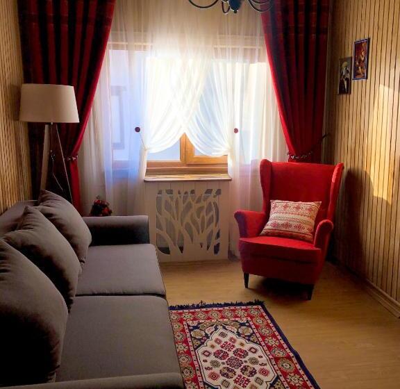 家庭间, Chalet Blanc