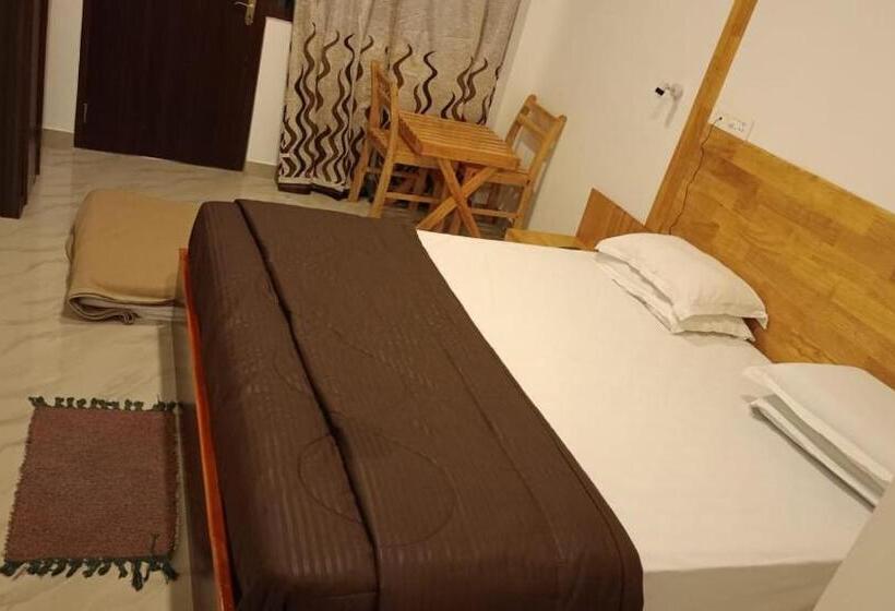 디럭스 룸, Coconhuts Beach Resort