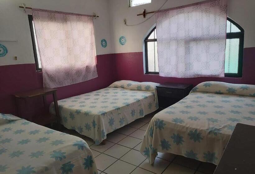 חדר סטנדרטי לחמישה אנשים, Ayalamar Manzanillo