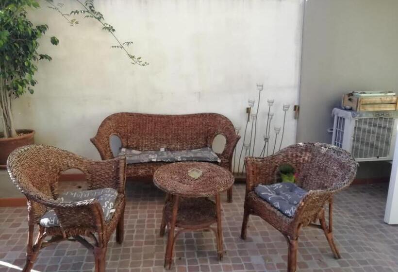 带花园景观的标准三人间, B&b Filomena