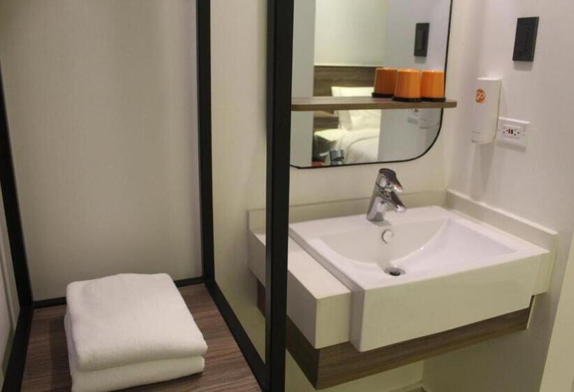 اتاق سوپریور با تخت بزرگ, Go Hotels Plus Tuguegarao