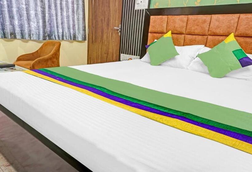 Номер Deluxe, Prem Residency