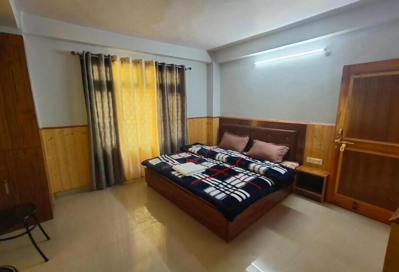 Номер Deluxe, Kailash View Sarahan
