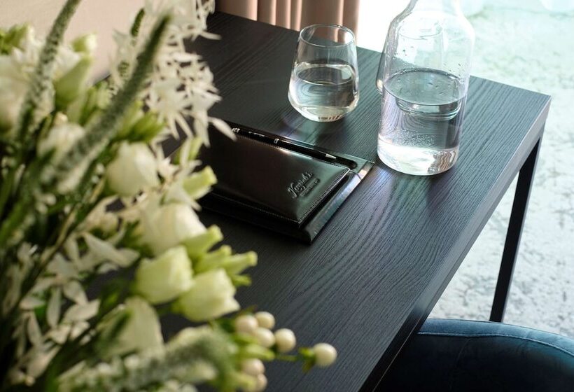 اتاق لوکس با چشم‌انداز دریا, Kempinski Palace Portorož