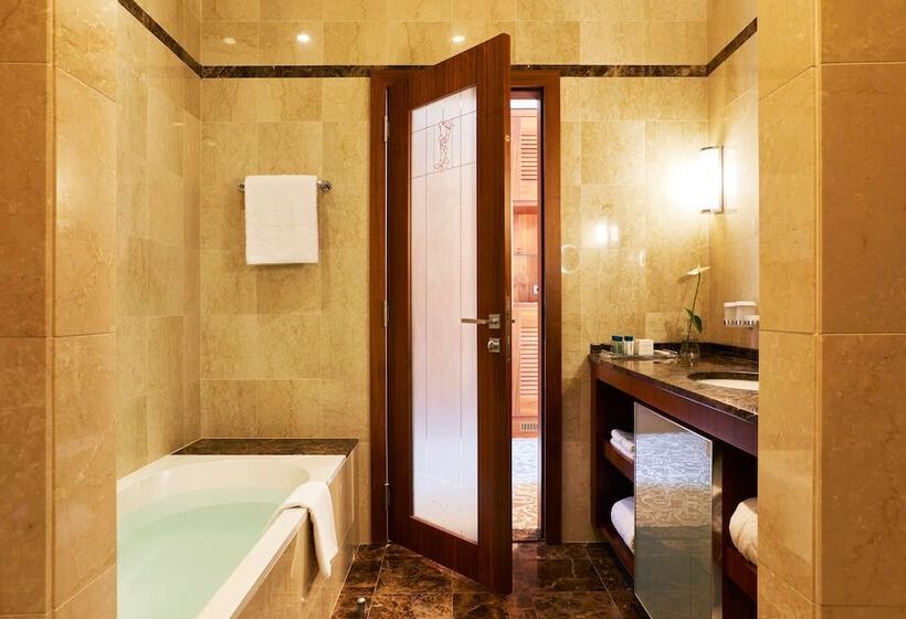 اتاق سوپریور با چشم‌انداز دریا, Kempinski Palace Portorož