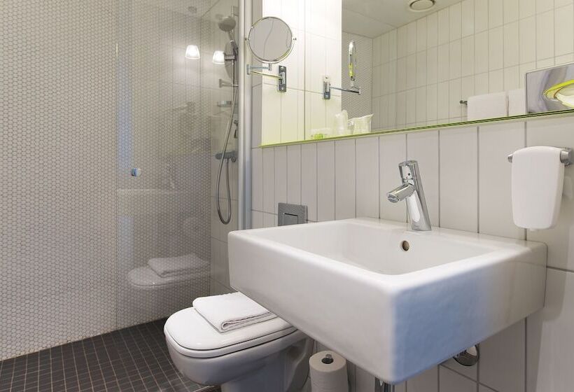 Номер Стандарт, Quality Hotel Waterfront