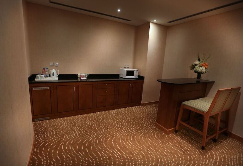 침실 2개 스위트, Ramada By Wyndham Al Khobar