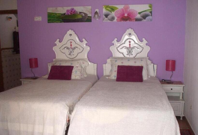 חדר סטנדרט לארבעה, Dinas Guesthouse