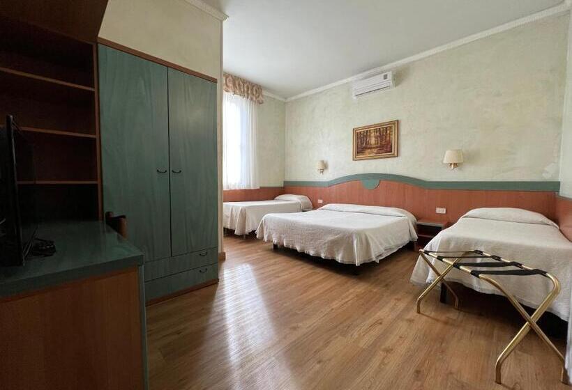 اتاق استاندارد چهار تخته, Villa Primavera