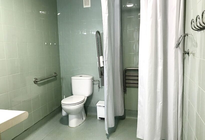 经典工作室, Residencia Universitaria Blas De Otero