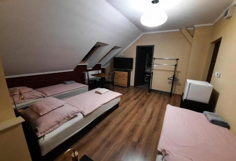 3-Bett-Standardzimmer, Borostyán Panzió