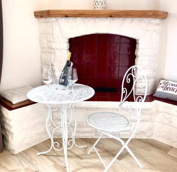 اتاق استاندارد, Acquaviva