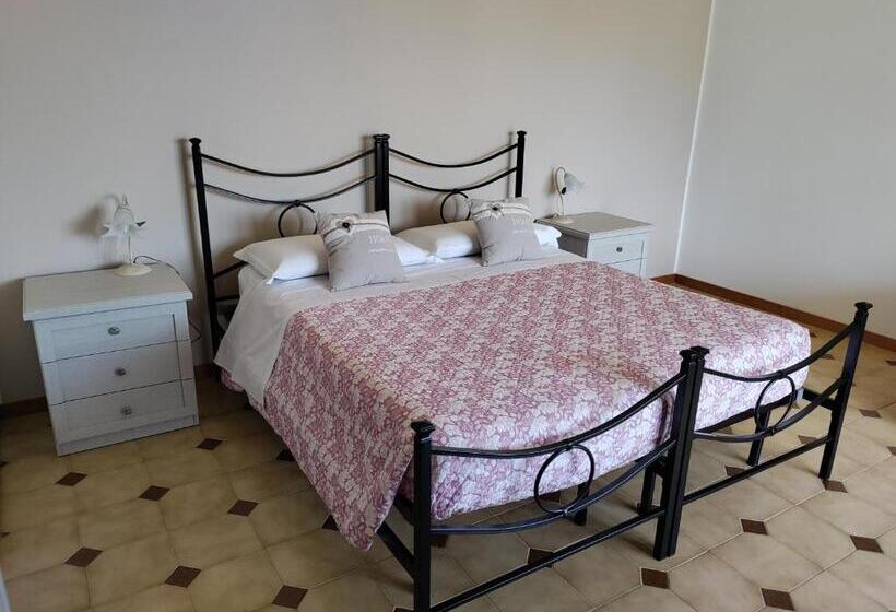 اتاق استاندارد با تخت بزرگ, Acquaviva