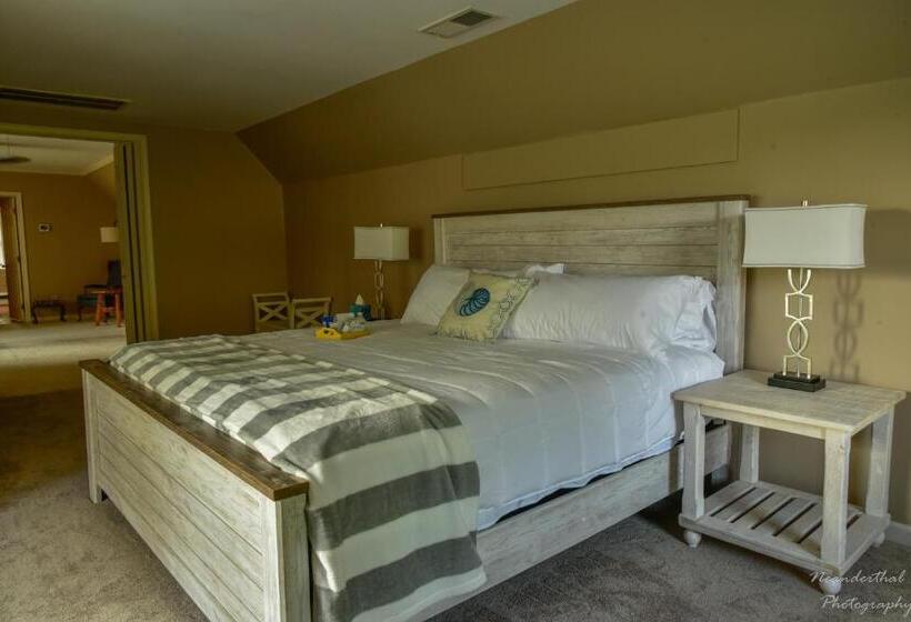 스탠다드 룸 킹사이즈 침대, The Yellow Rose Of Talbot Bed And Breakfast