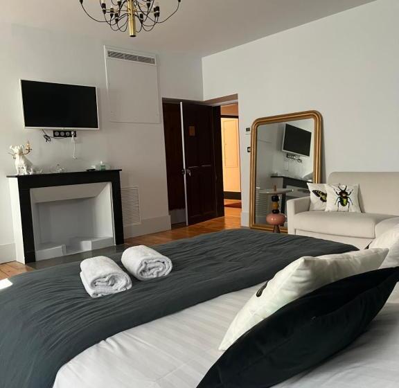 Номер Стандарт Вид на Сад, Domaine Clairfontaine Noyarey   Suites Junior