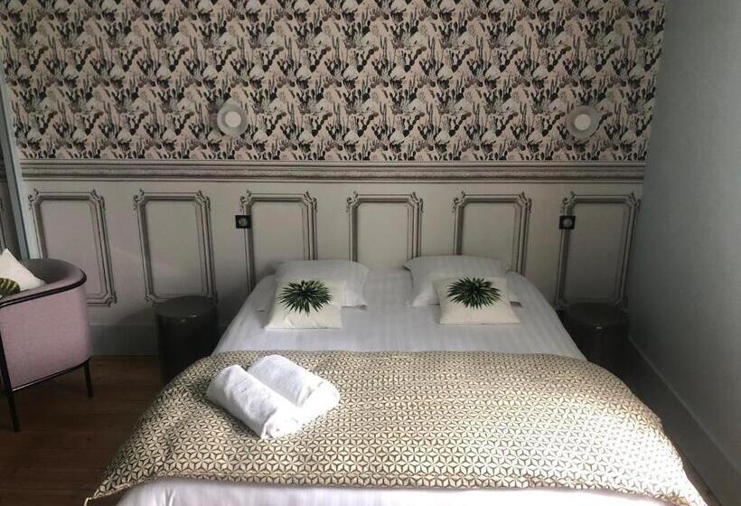 Номер Стандарт Вид на Сад, Domaine Clairfontaine Noyarey   Suites Junior
