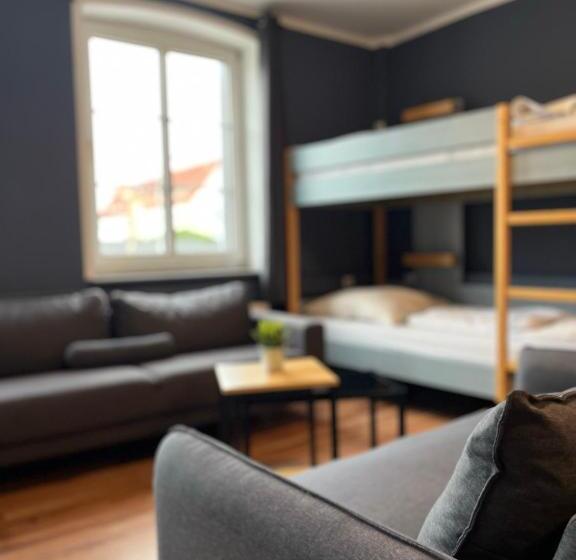 Кровать в Общей Комнате, Blue Doors Hostel Ktv