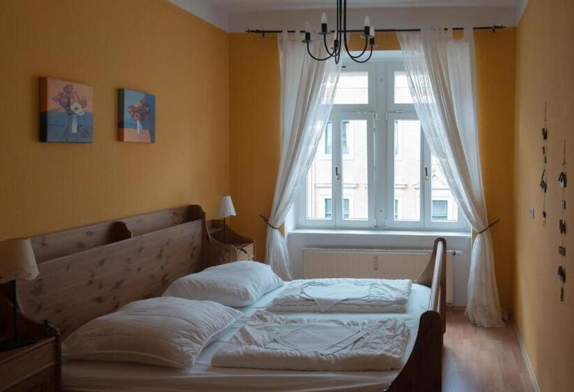 Номер Стандарт Совместная Ванная, Hostel Louise 20
