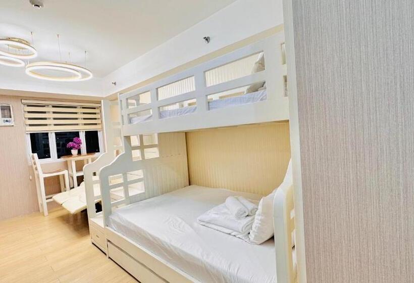 스탠다드 스튜디오 풀장 전망, Cozy Staycation By Paris