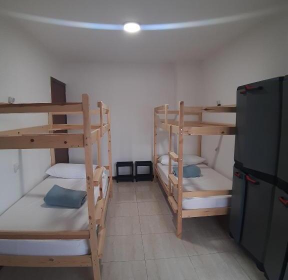 מיטה בחדר משותף, Albergue La Costana
