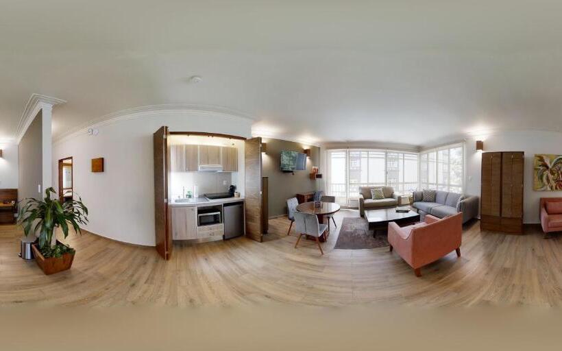 Suite con Balcón, Tokio Suites