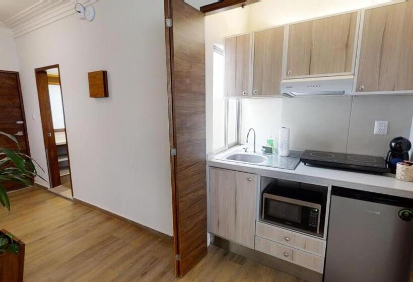 Suite con Balcón, Tokio Suites