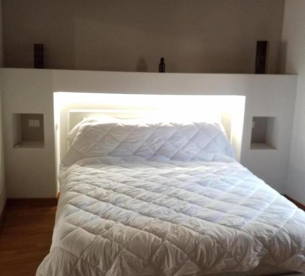 Номер Стандарт Трехместный, Contemporary Rooms